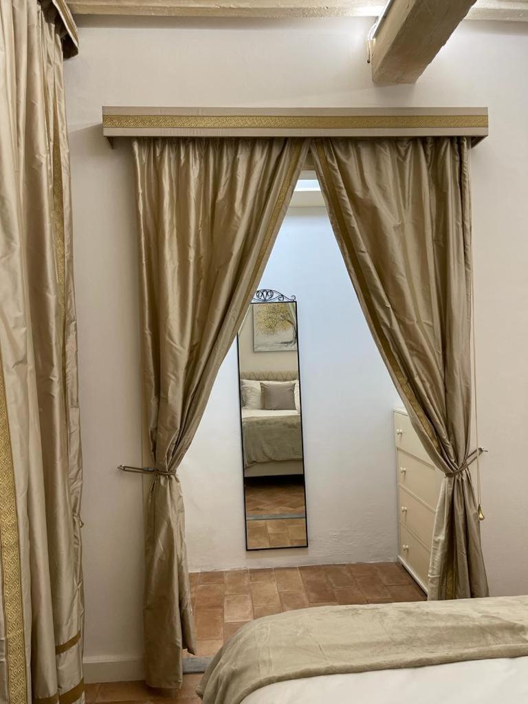 Elegant In Santo Spirito's Heart Florenz